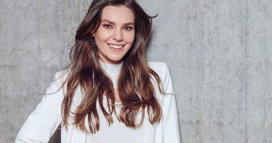 Asli Enver Biography, husband, series