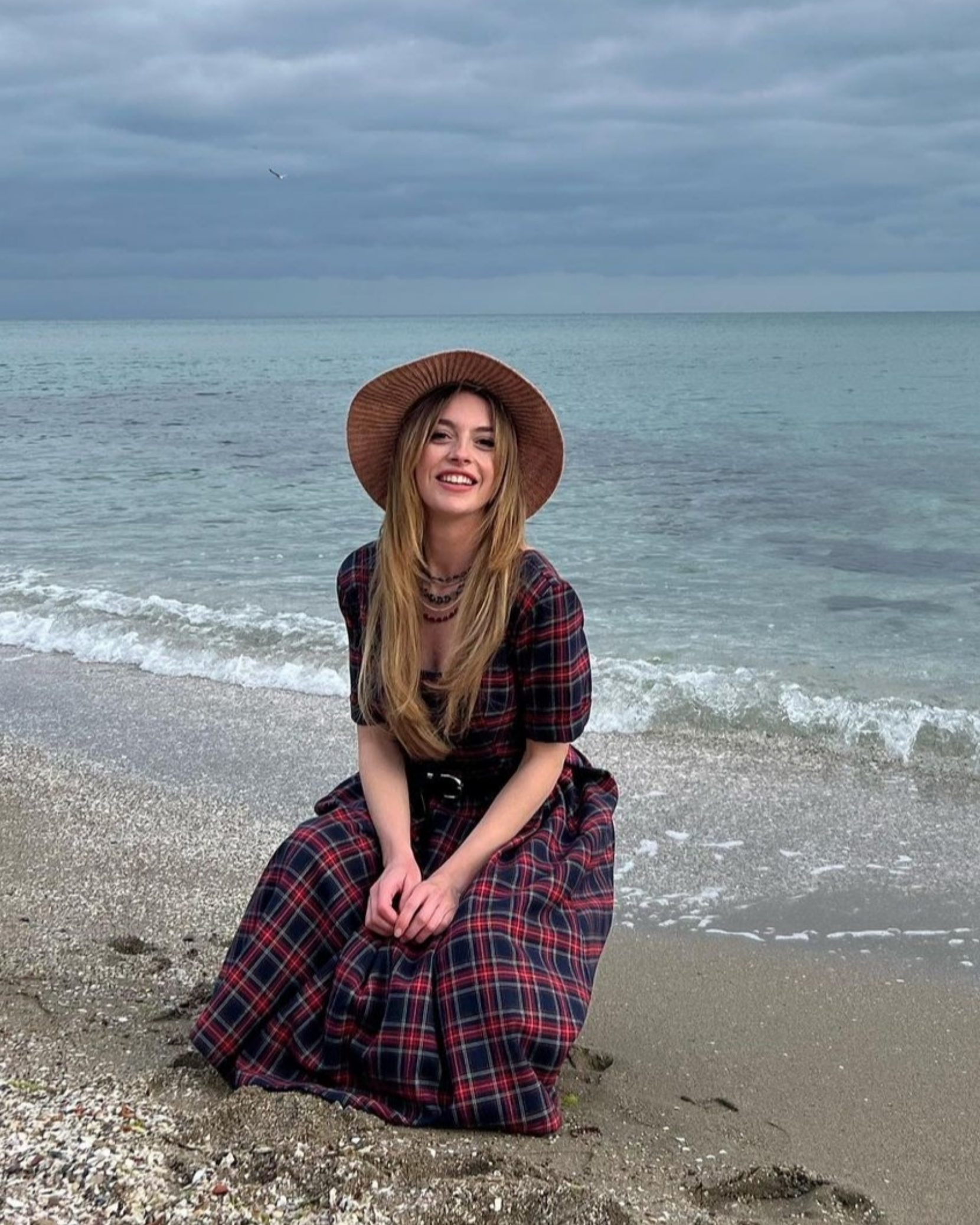 Melis Sezen Biography, Age, Dramas, Instagram, Boyfriend, Height, Net